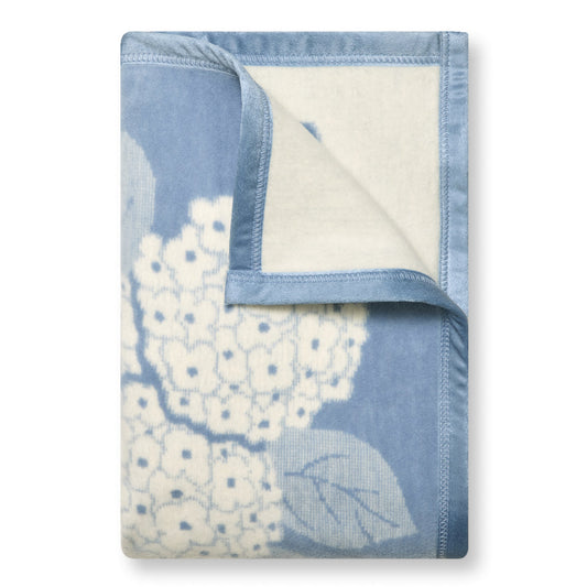 ChappyWrap Hydrangeas Bluebell Dog Blanket